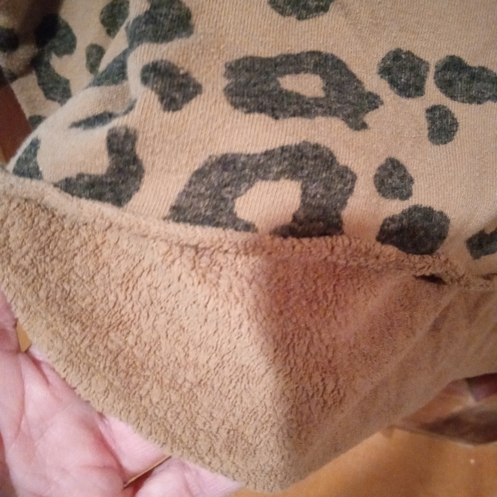 Leopard Print Women's Warm Up Pants And Matching Top. - Picture 6 of 11